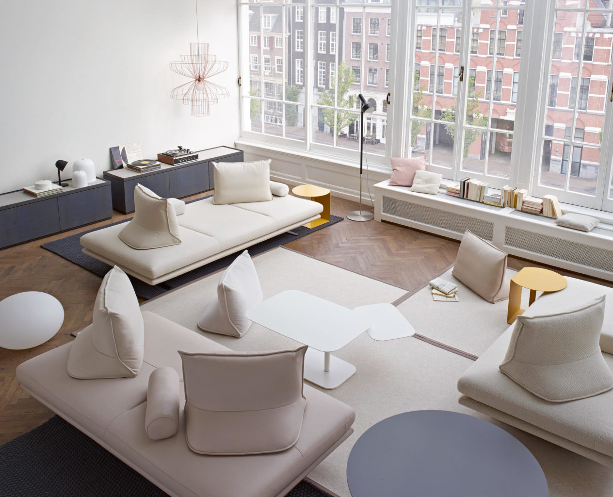 Белый в дизайне интерьера двухкомнатной квартиры 
